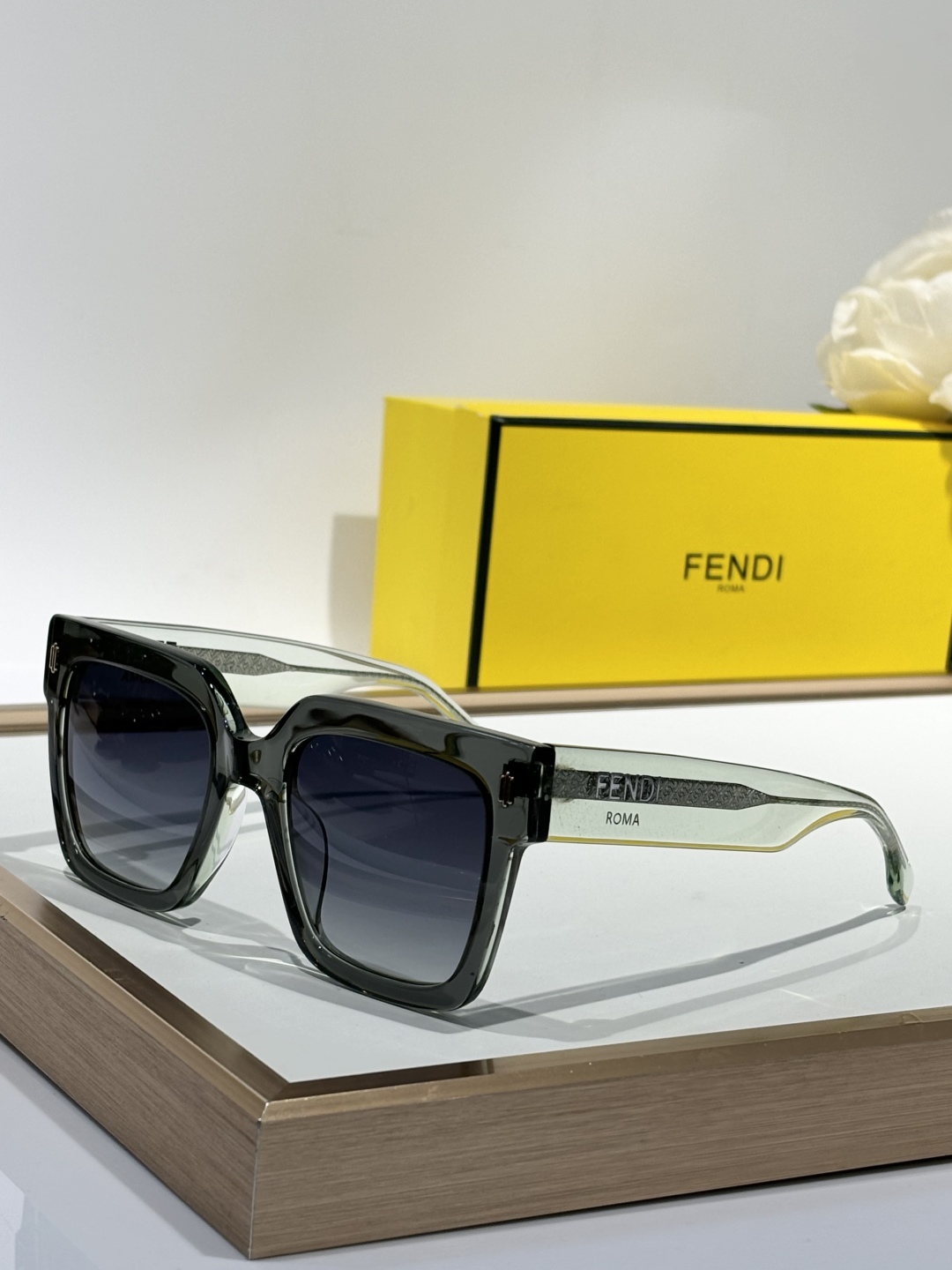  Fend*
Mod：FE40101I
Size：52-22-145
新色😍
