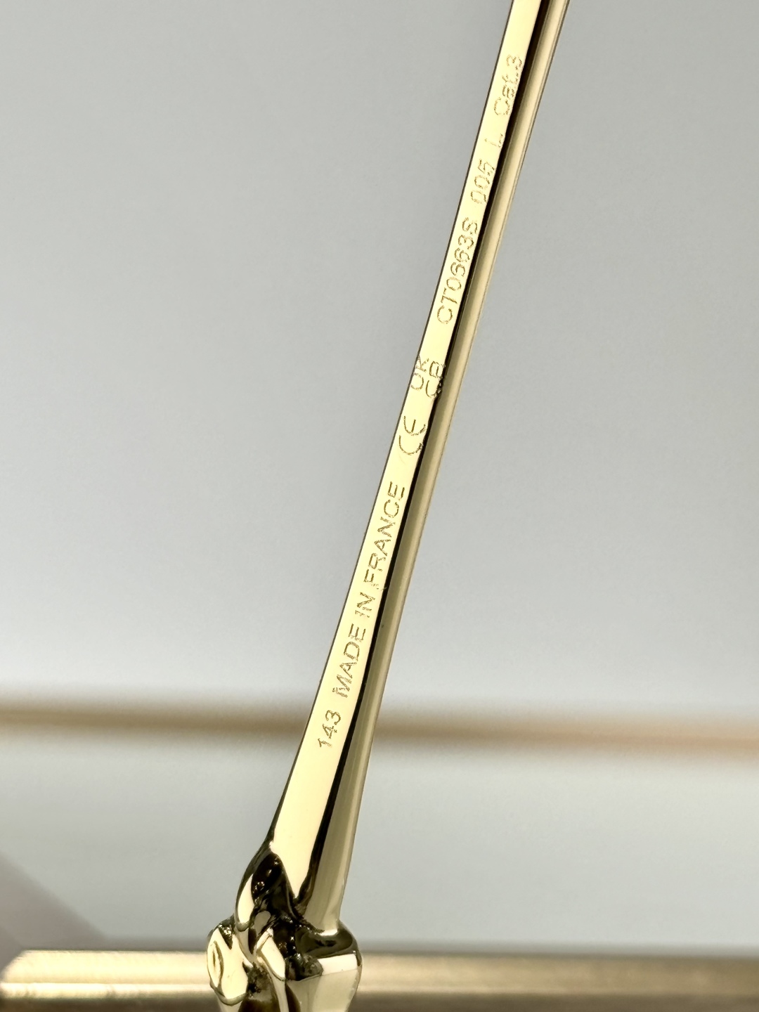 、 CARTIER
Mod：CT0663
Size：57-18-145
只和zP比
钻logo
实物绝对