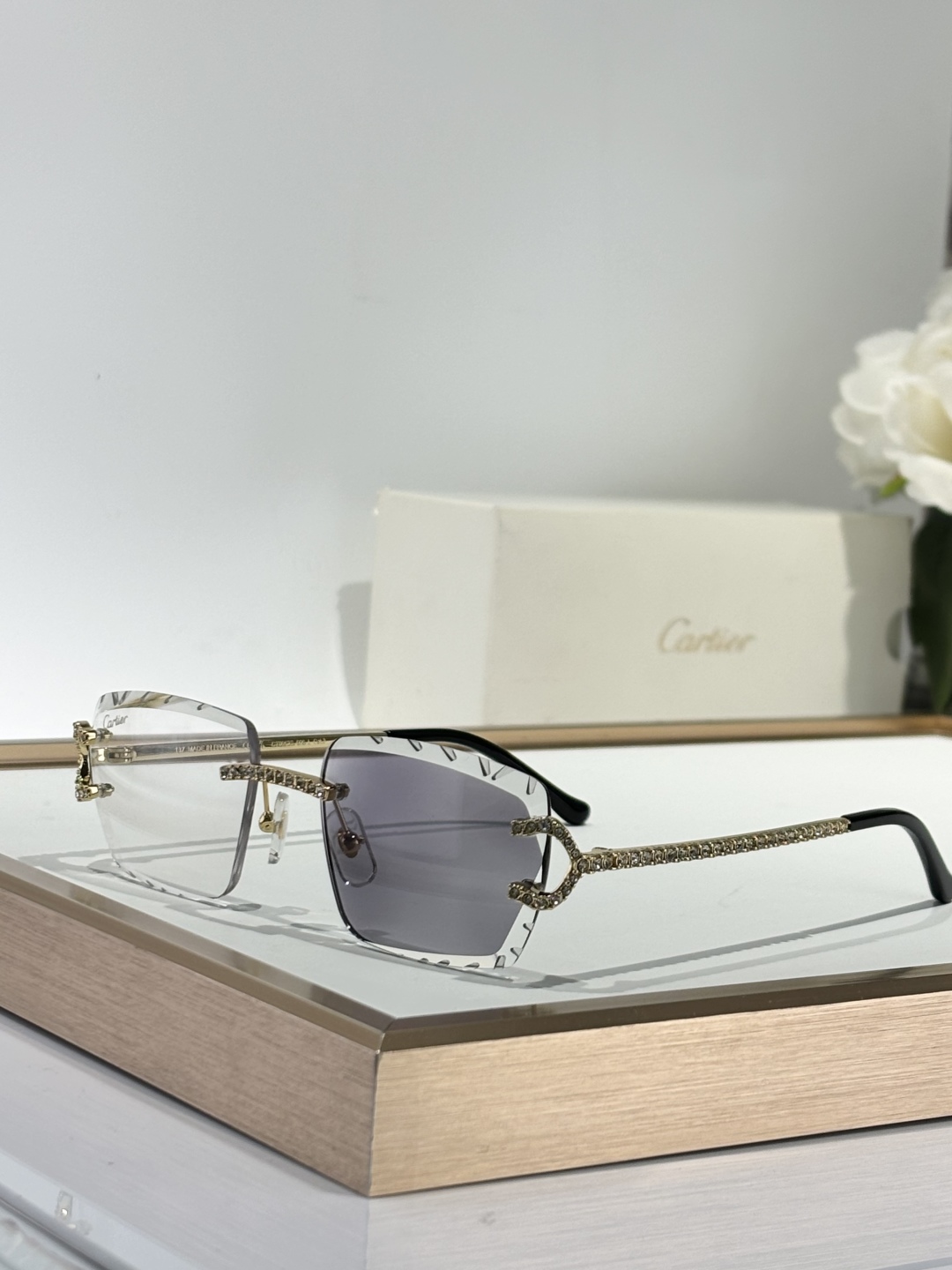  CARTIER
Mod：CT0662S
Size：57-18-145
只和zP比
钻logo
实物绝对