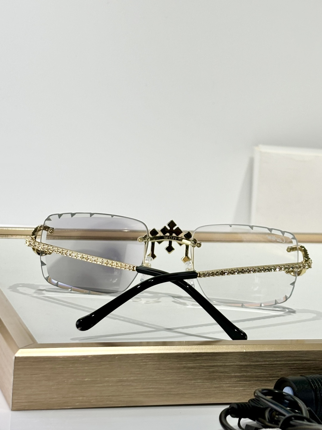 ￼ Photo Chromic CARTIER DiamondMod：CT0661SSize：56-21