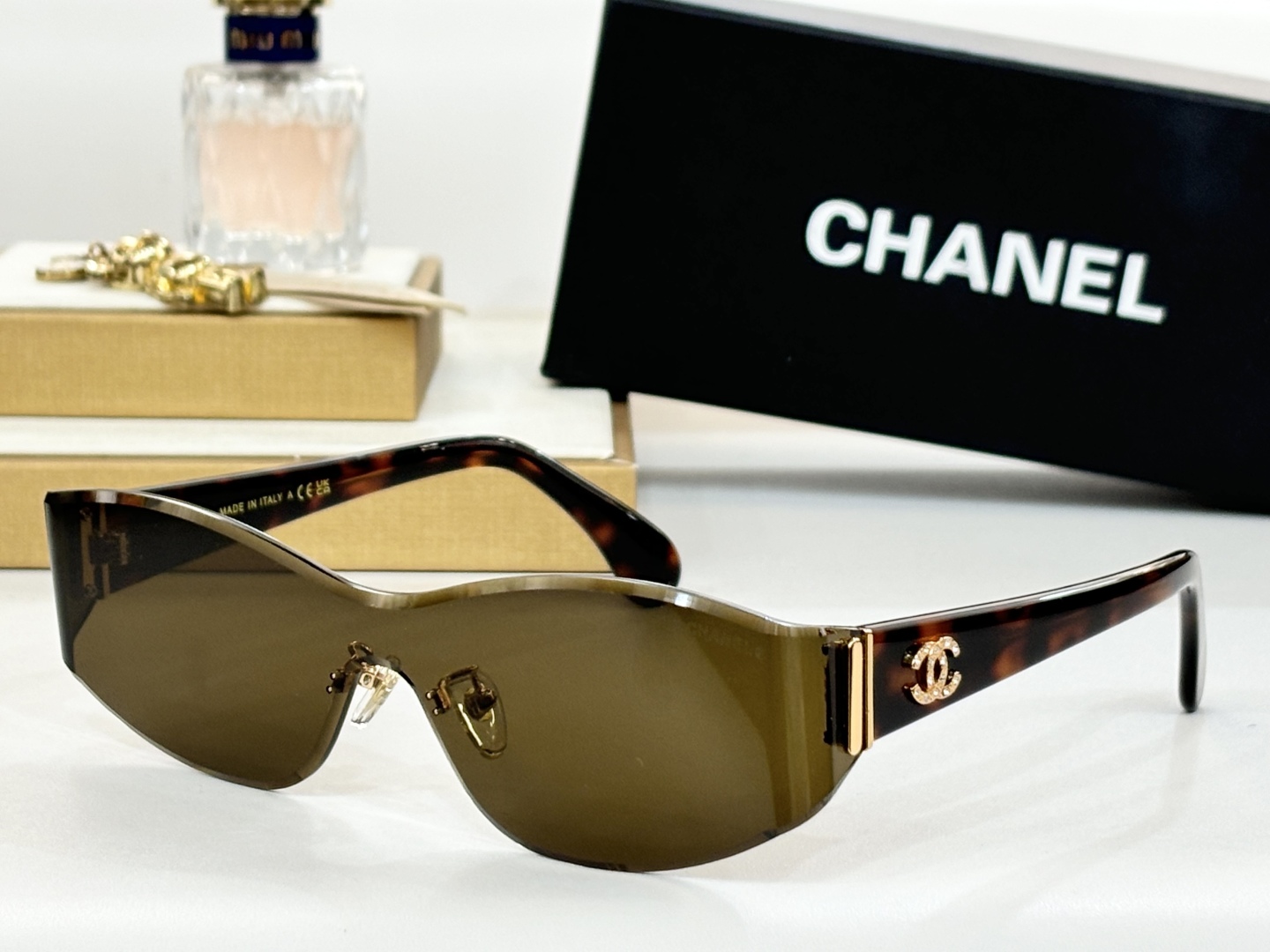  CHANE*
MODEL：A95092
SIZE：151口0-145
