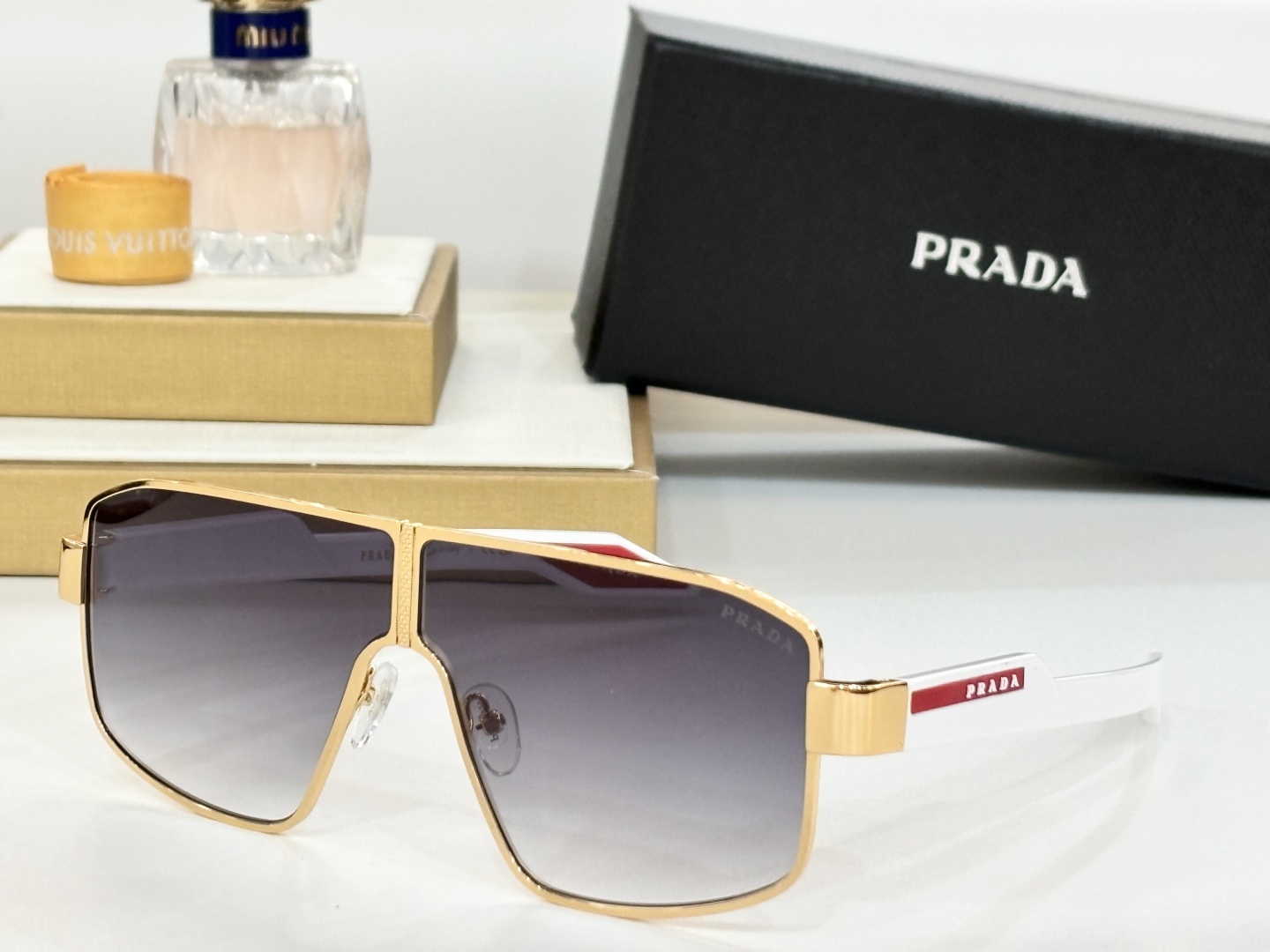  PRADA
MODEL：PS54YS
SIZE：64口4-136

