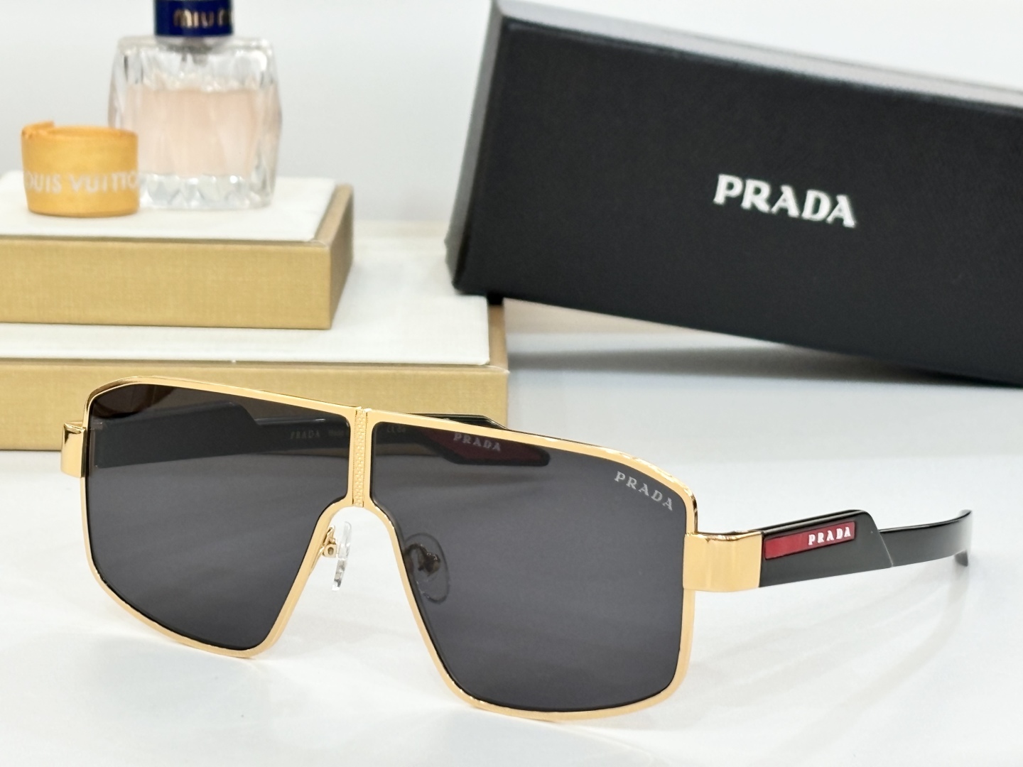  PRADA
MODEL：PS54YS
SIZE：64口4-136
