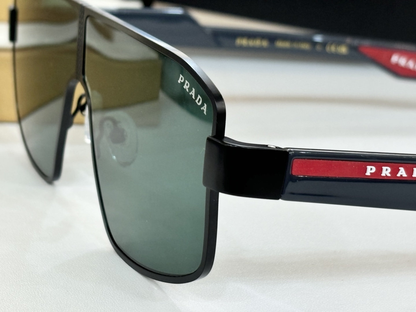  PRADA
MODEL：PS54YS
SIZE：64口4-136
