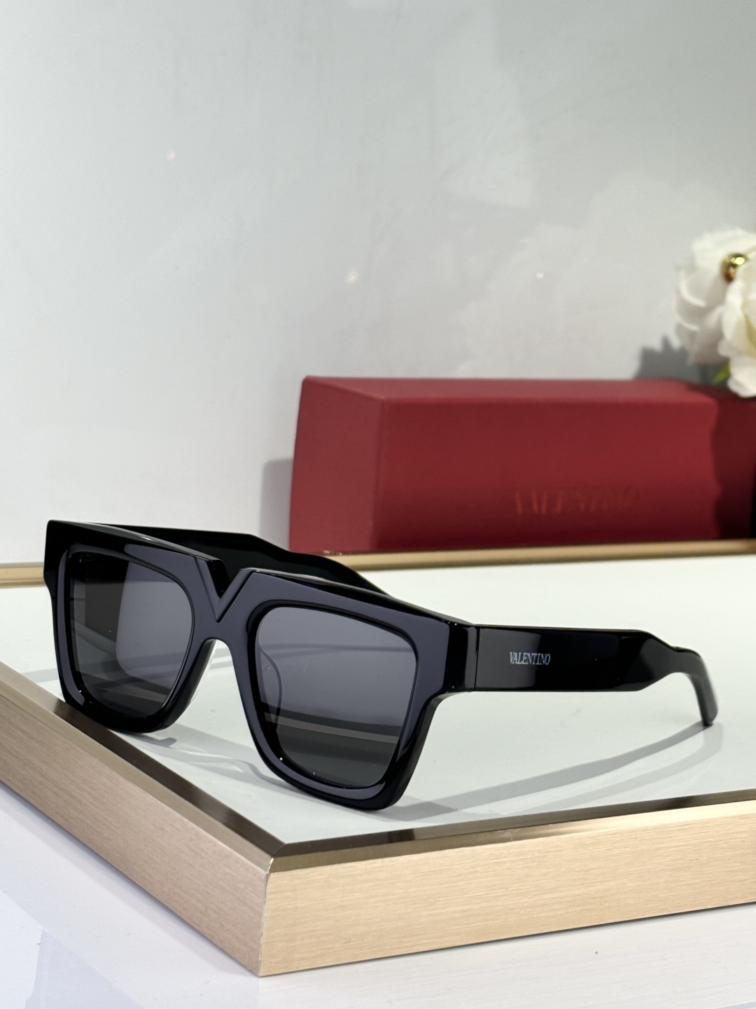  VALENTINO
MOD：VLS162A
SIZE：51-19-145