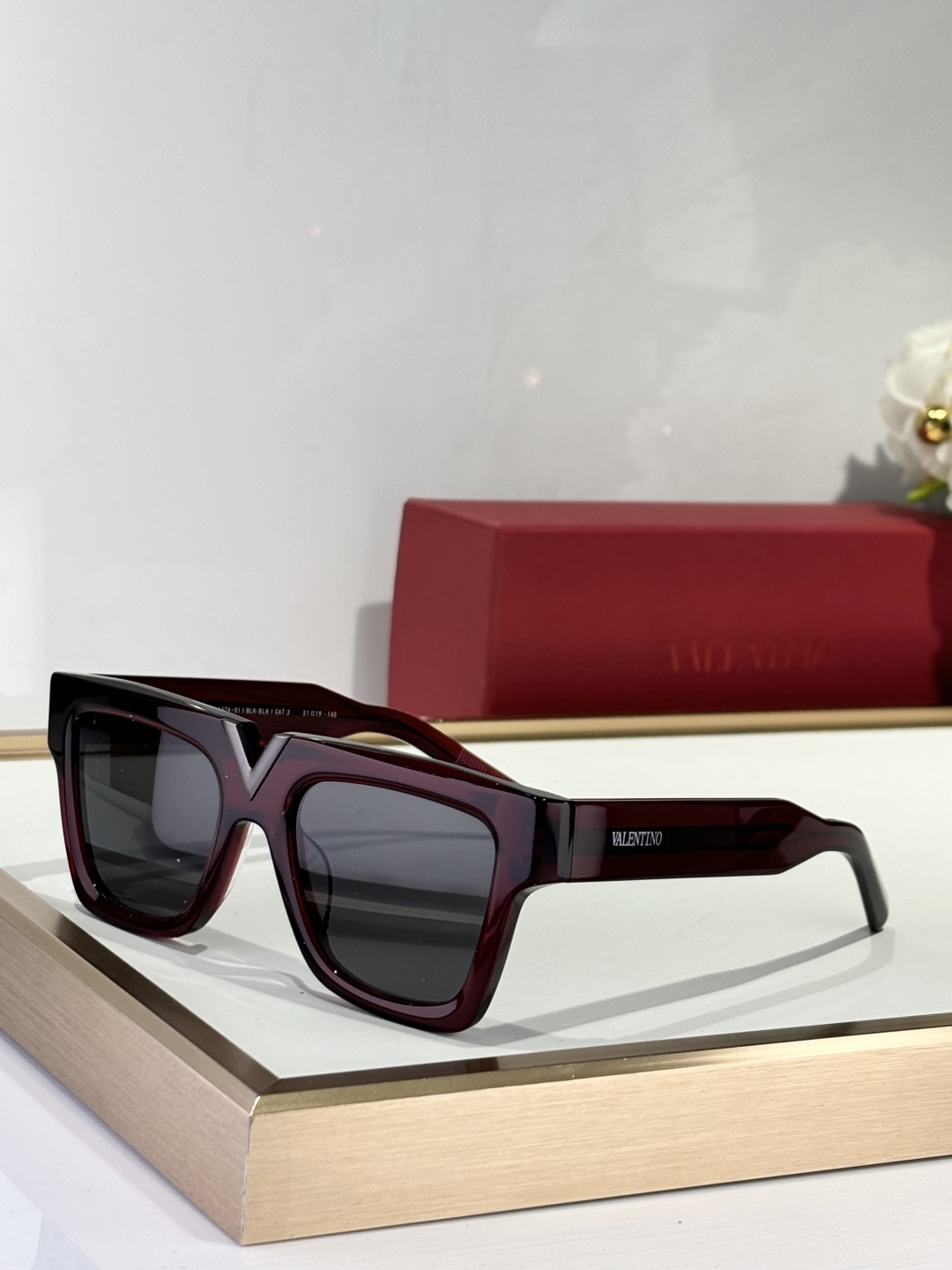  VALENTINO
MOD：VLS162A
SIZE：51-19-145