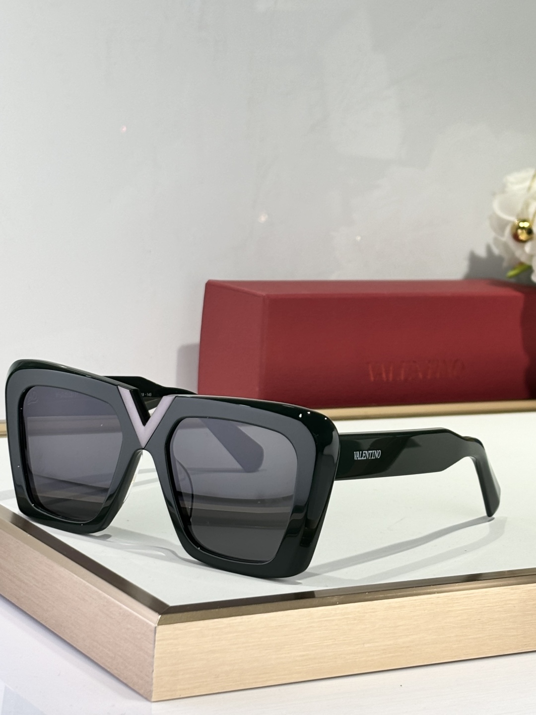  VALENTINO
MOD：VLS161C
SIZE：53-18-145