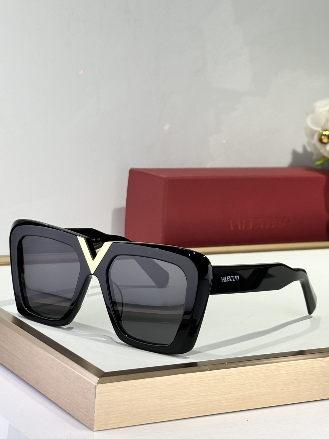  VALENTINO
MOD：VLS161C
SIZE：53-18-145