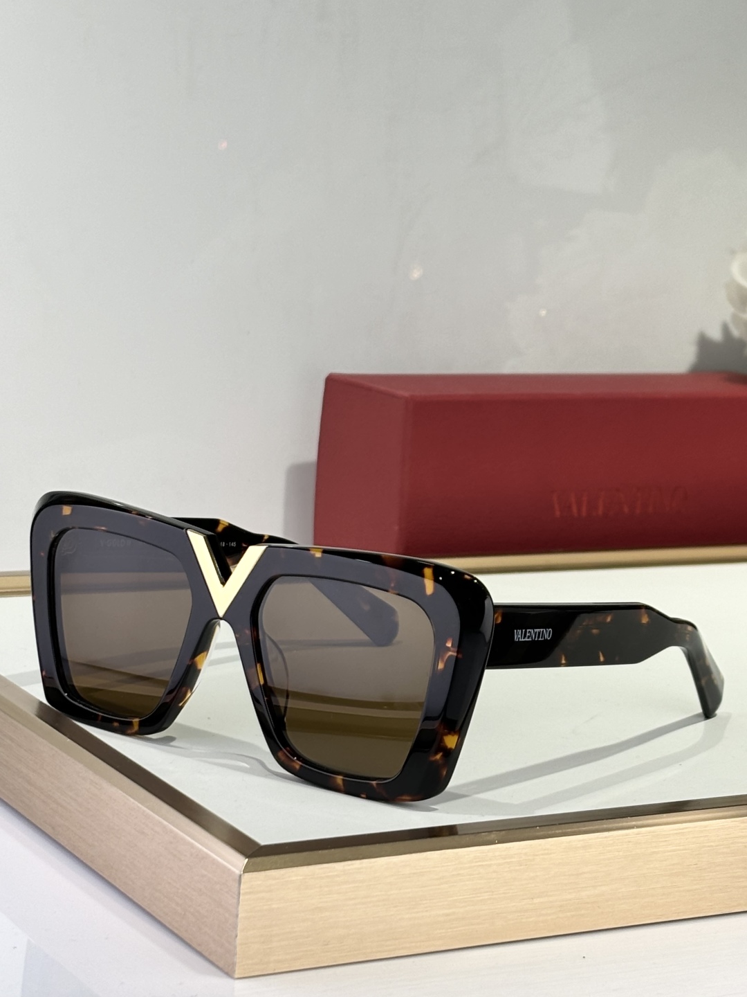 VALENTINO
MOD：VLS161C
SIZE：53-18-145