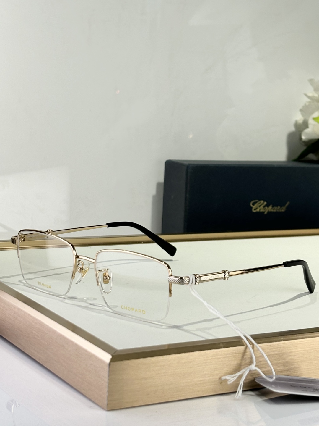 Chopar* Super titanium. Tianium MODEL: VCHL46J Size: 55-18-145
