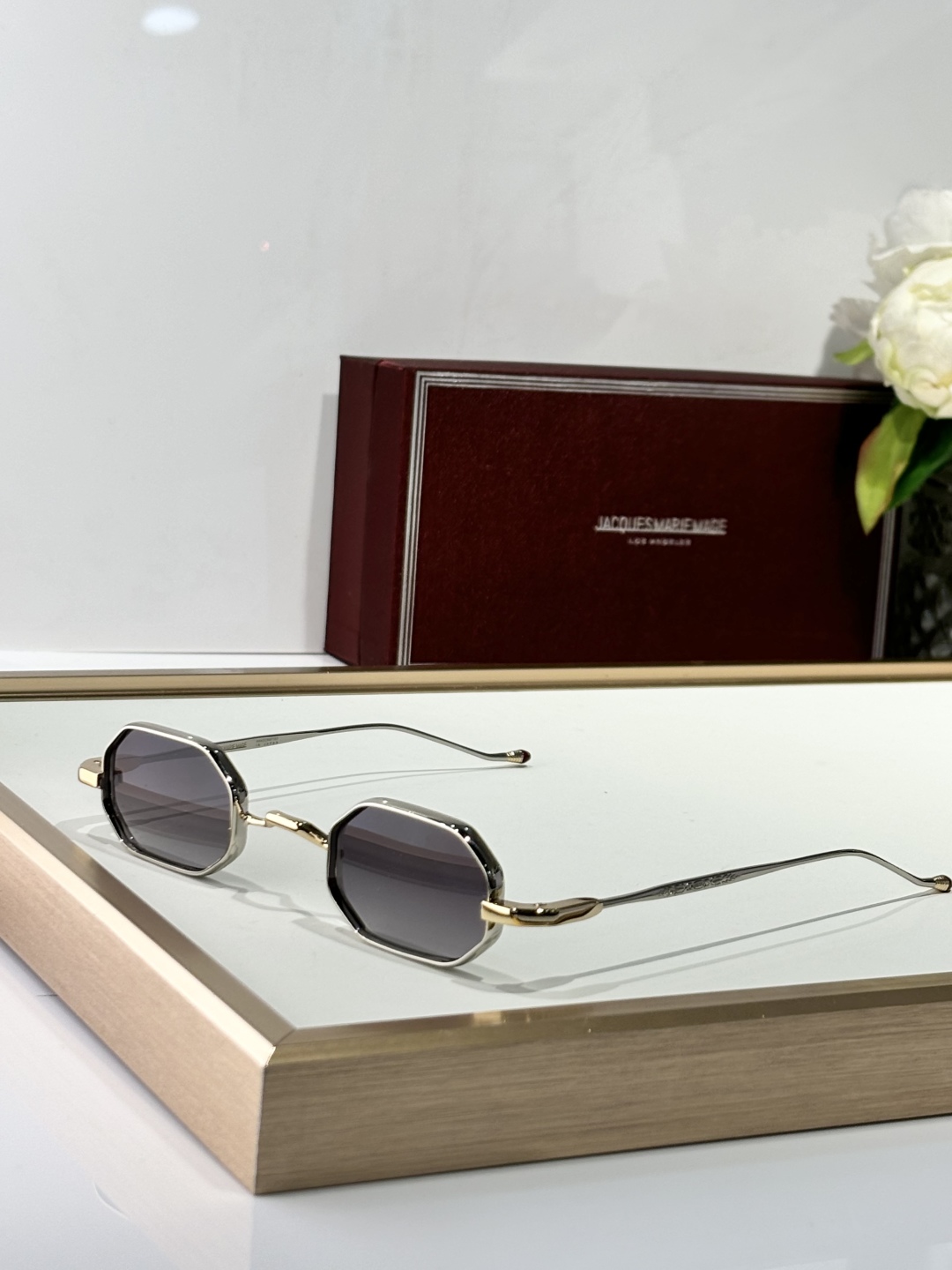  JACQUES MARIE MAGE
MODEL：THE BURN
SIZE：41口29-140

