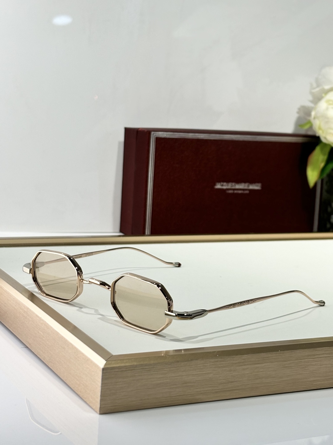  JACQUES MARIE MAGE
MODEL：THE BURN
SIZE：41口29-140

