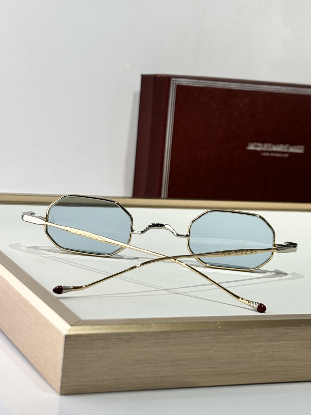  JACQUES MARIE MAGE
MODEL：THE BURN
SIZE：41口29-140

