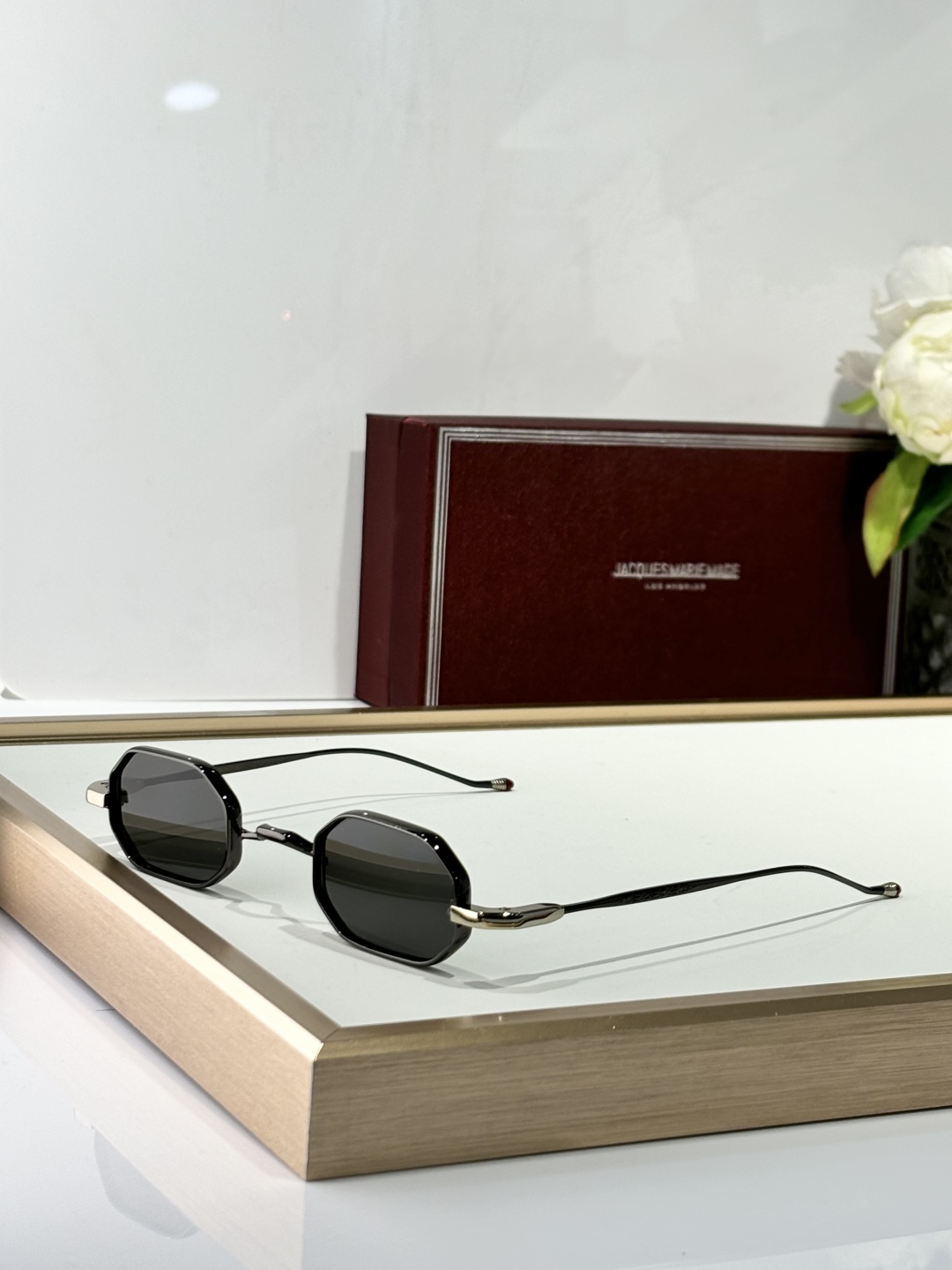  JACQUES MARIE MAGE
MODEL：THE BURN
SIZE：41口29-140

