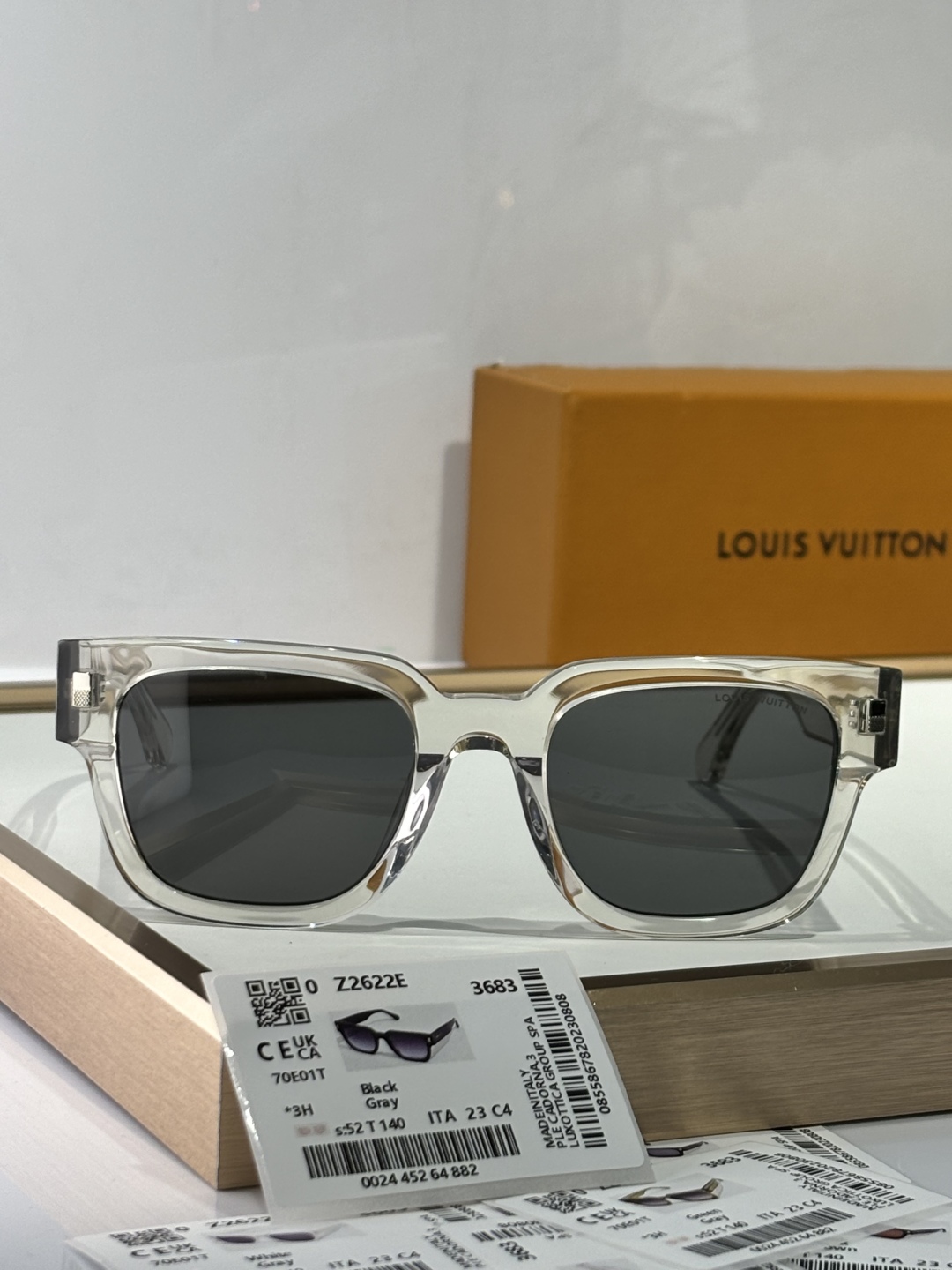  LOUIS VUITTON
MODEL：Z2622E
SIZE：52口23-140

