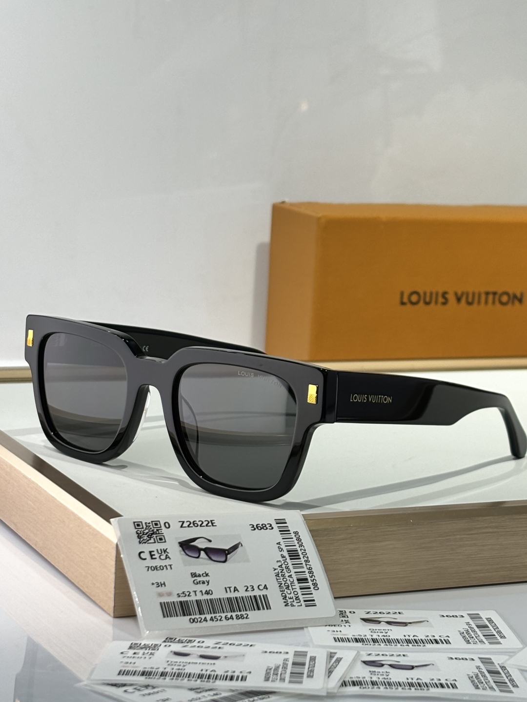  LOUIS VUITTON
MODEL：Z2622E
SIZE：52口23-140
