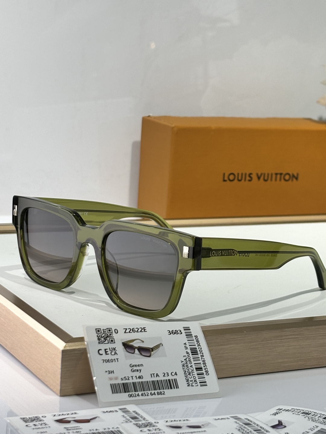  LOUIS VUITTON
MODEL：Z2622E
SIZE：52口23-140
