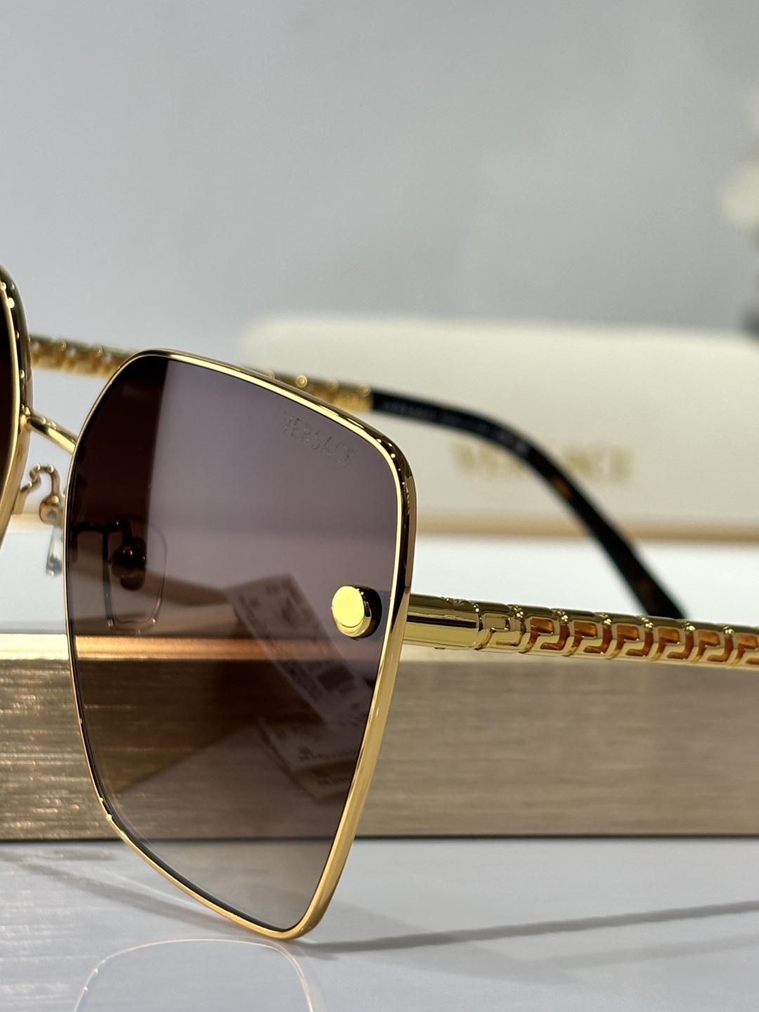 VERSACE
MODEL：VE2270
SIZE：63口15-145
赵露思同款