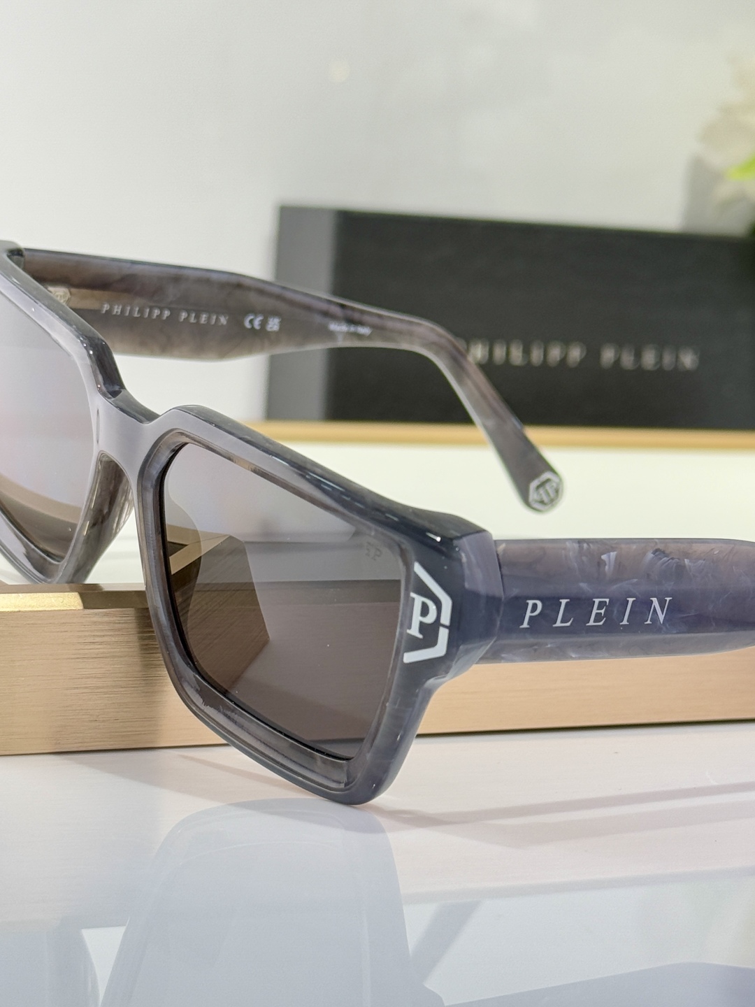  PhiliPP Plein
Mod：SP
Size：55-18-145
oroginal qualit