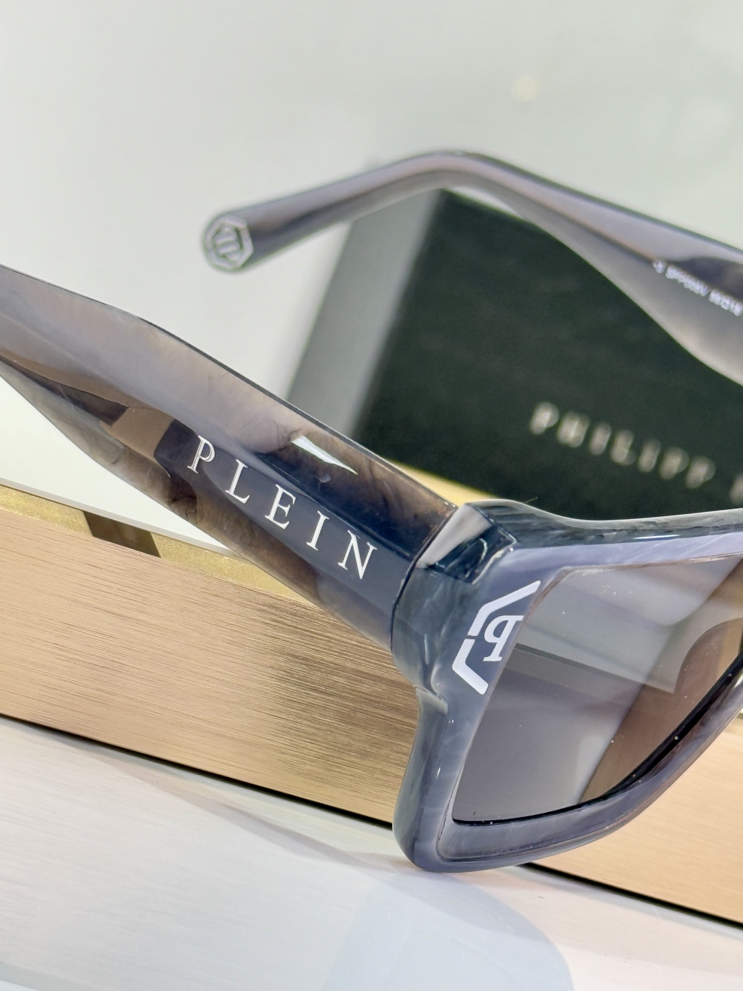  PhiliPP Plein
Mod：SP
Size：55-18-145
oroginal qualit