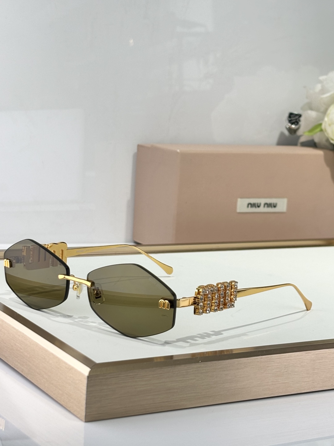  MIU*
ModSMU5692T
Size60-18-140
