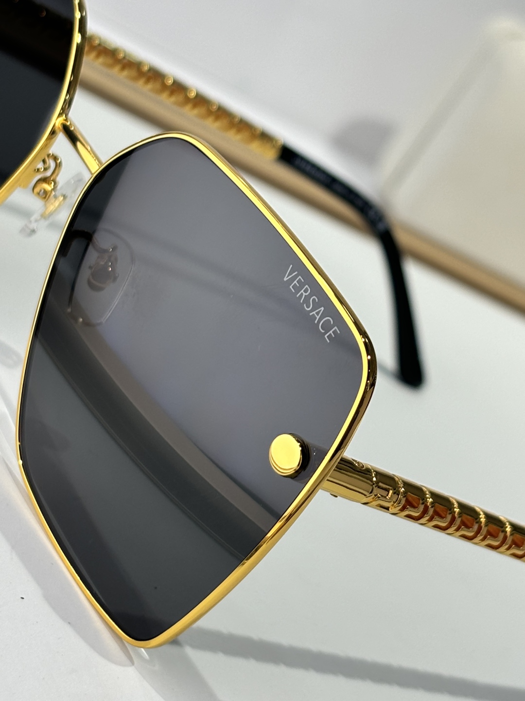  VERSACE
MODEL：VE2270
SIZE：63口15-145
赵露思同款
