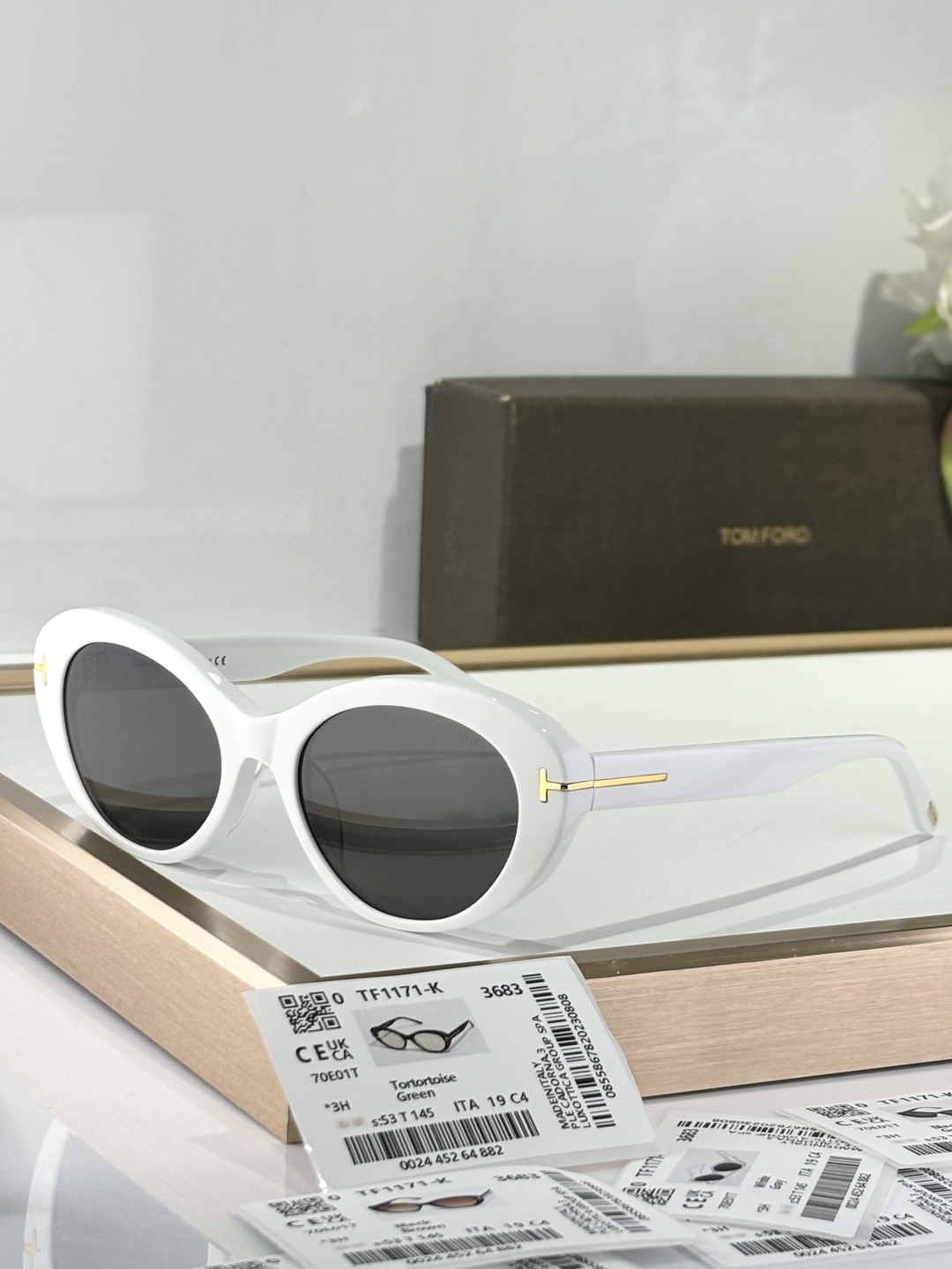   TOM FORD
MODEL：TF1171-k
SIZE：53口19-145
