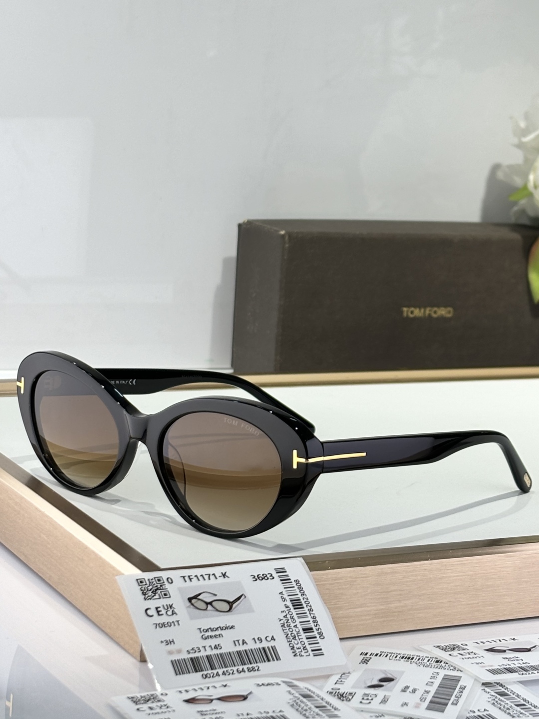   TOM FORD
MODEL：TF1171-k
SIZE：53口19-145
