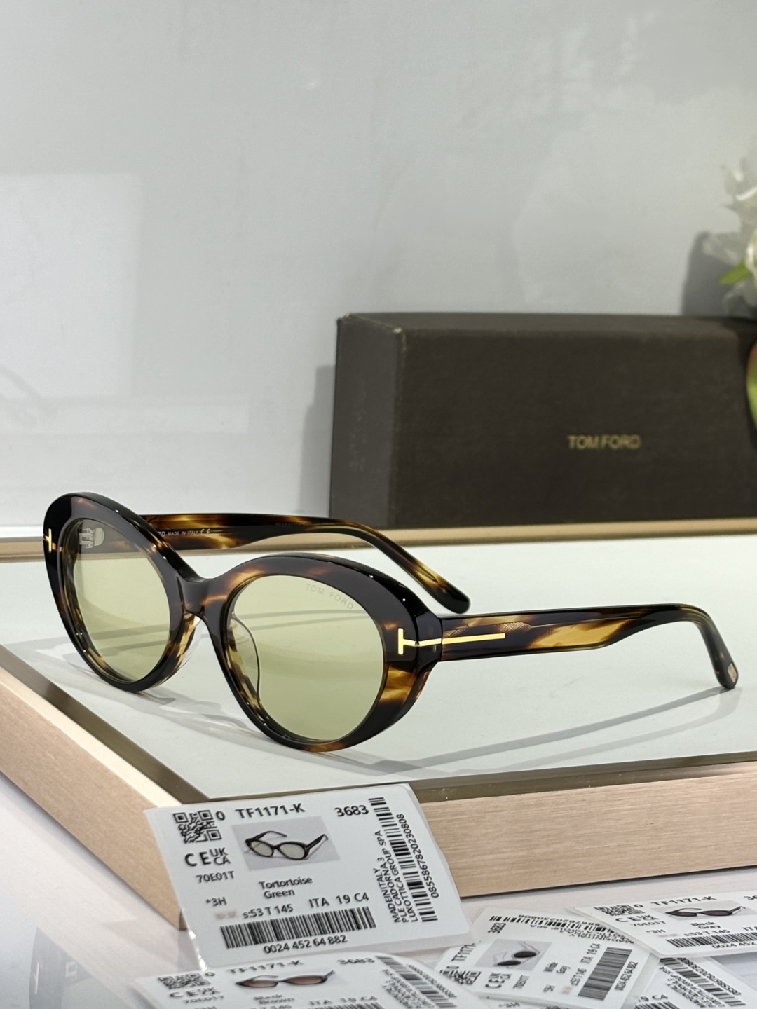   TOM FORD
MODEL：TF1171-k
SIZE：53口19-145
