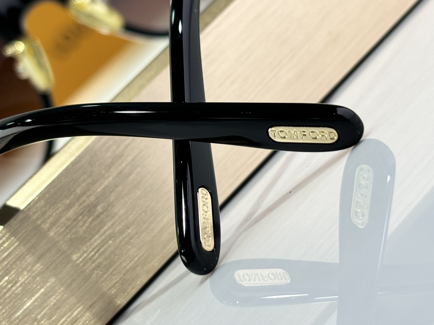  ￼ TOM FORD
MODEL：TF1168-K
SIZE：54口18-145
