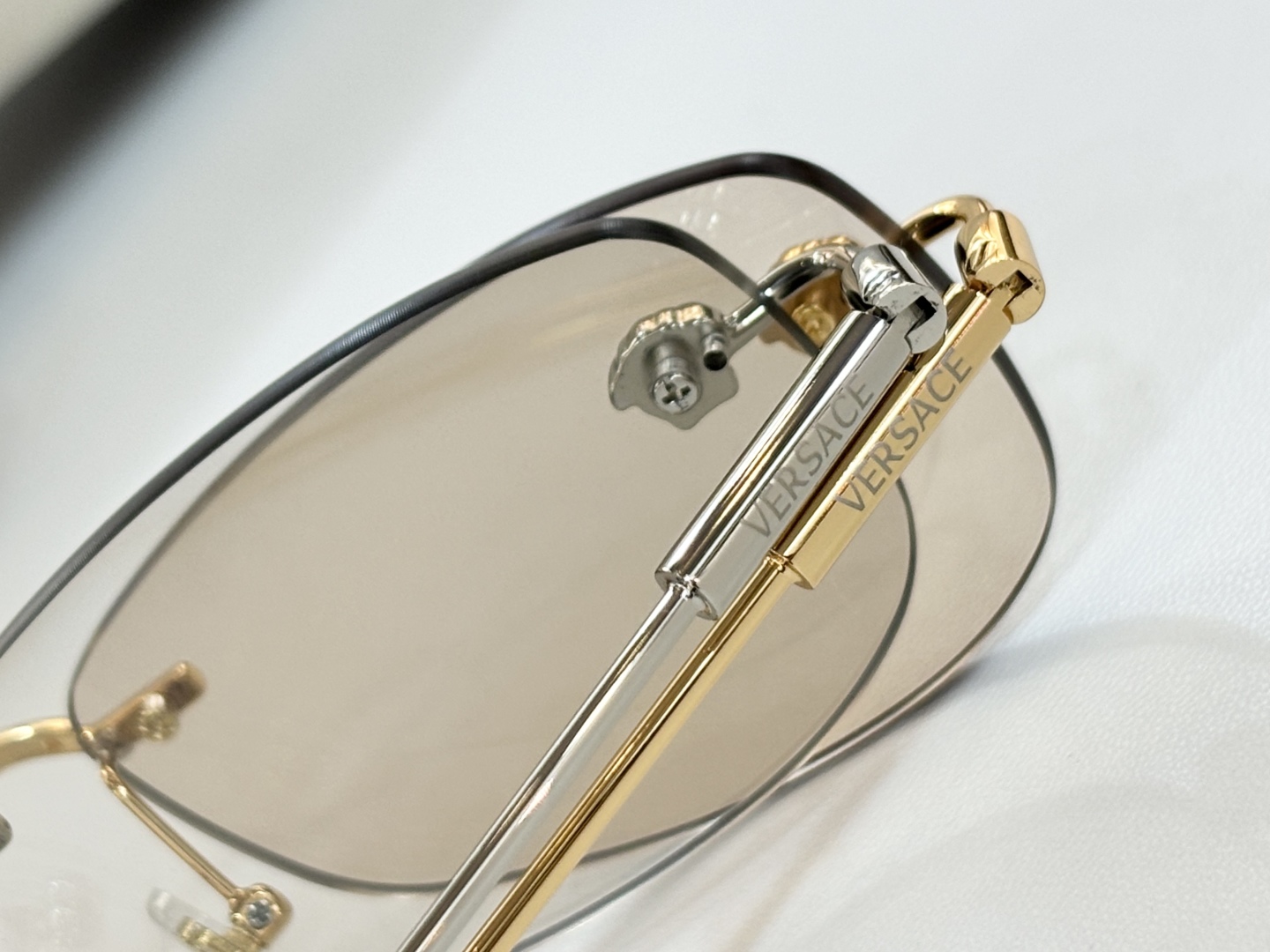  VERSACE  官网新款 
MODEL：VE2279
SIZE：60口18-140

