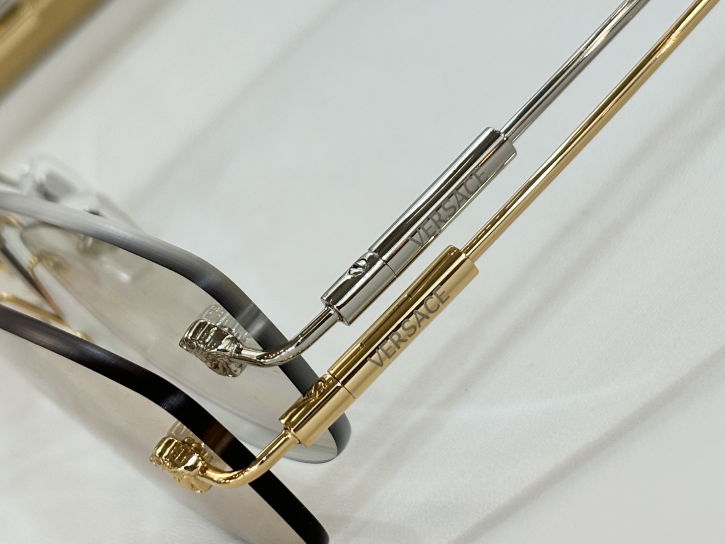  VERSACE  官网新款 
MODEL：VE2279
SIZE：60口18-140

