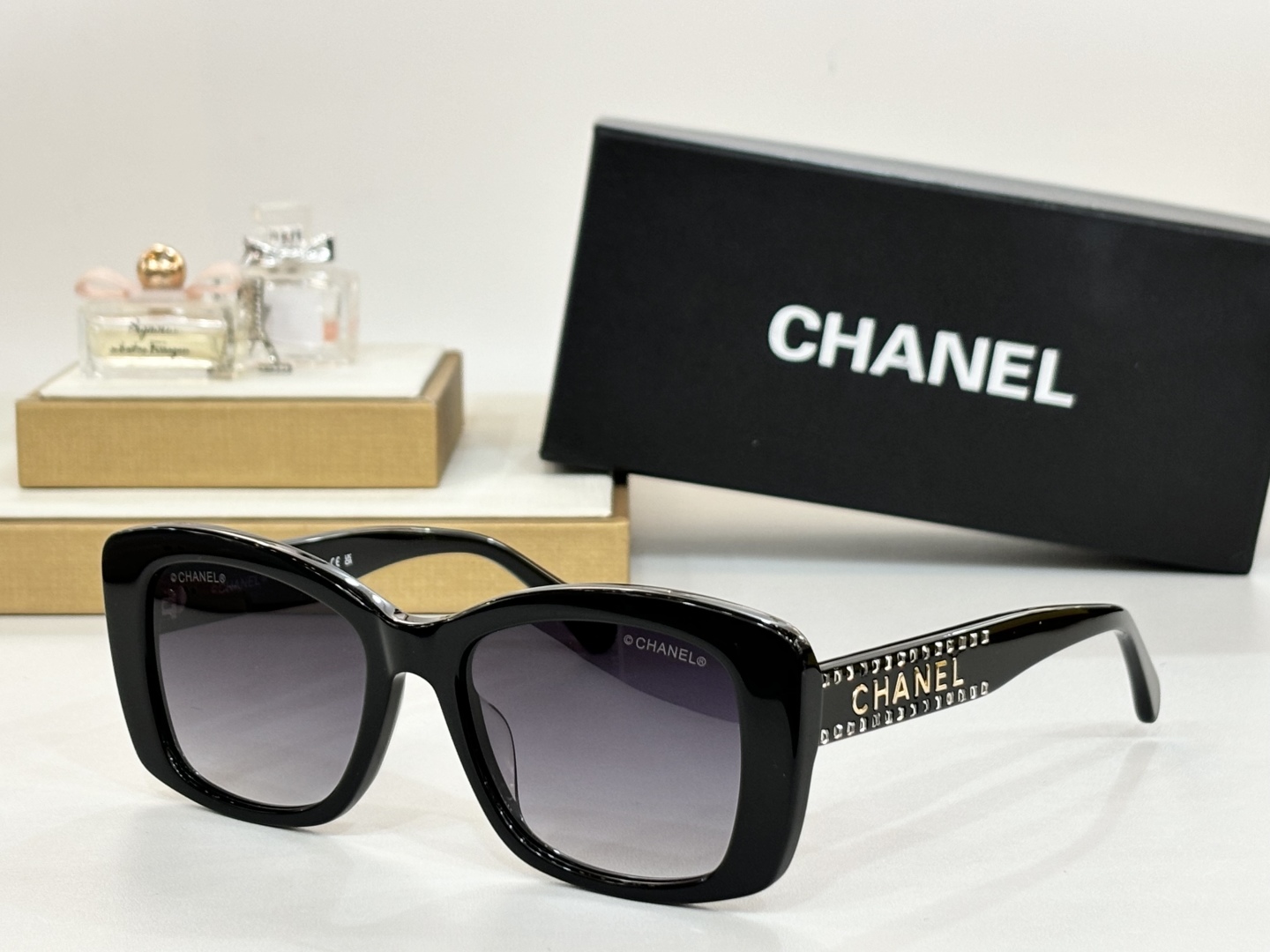  𝘊𝘏𝘈𝘕𝘌𝘓  
MODEL：CH9163B
SIZE54口19-145
