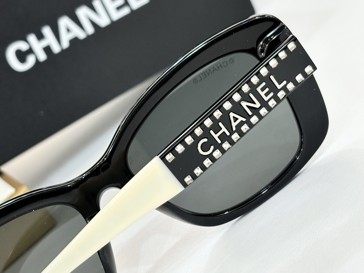  𝘊𝘏𝘈𝘕𝘌𝘓  
MODEL：CH9163B
SIZE54口19-145

