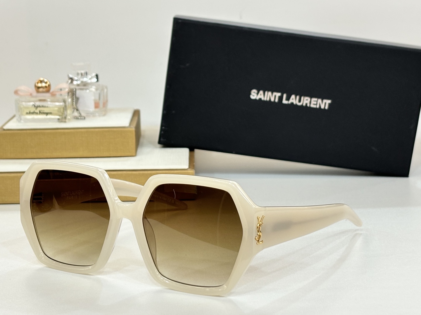  SAINT LAUREN*   ysl 新品 
MODEL：SL M118
SIZE：57口18-14