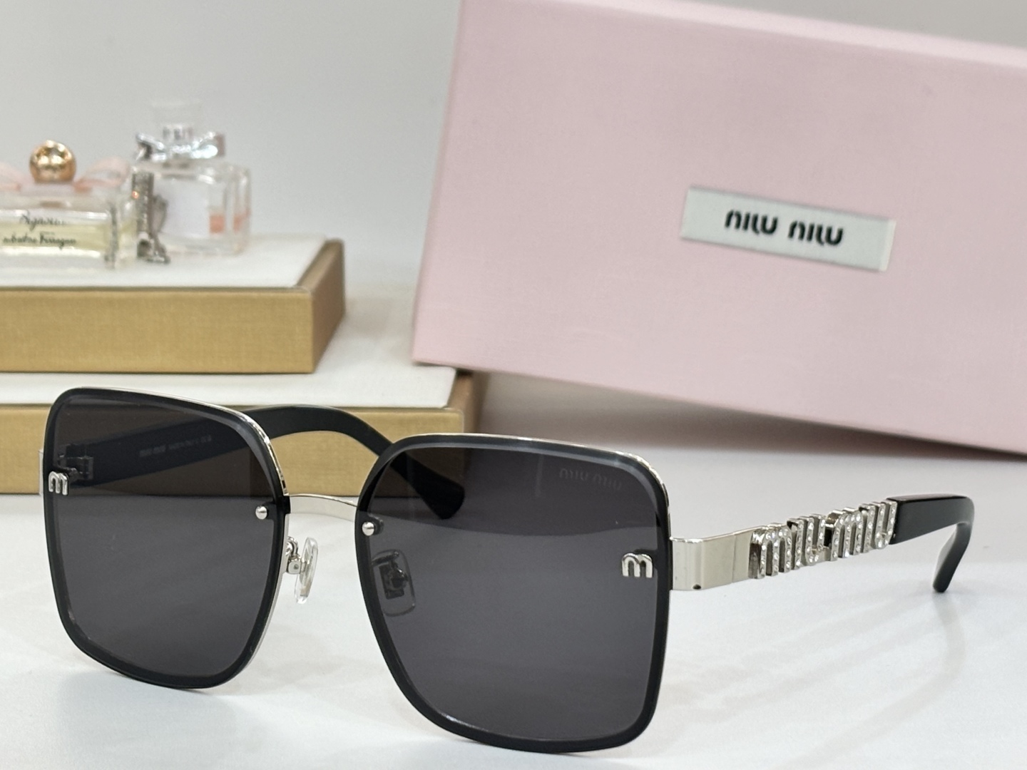 新款MIU M*  缪缪闪钻 
MODEL SMU098 
SIZE：60口16-140
