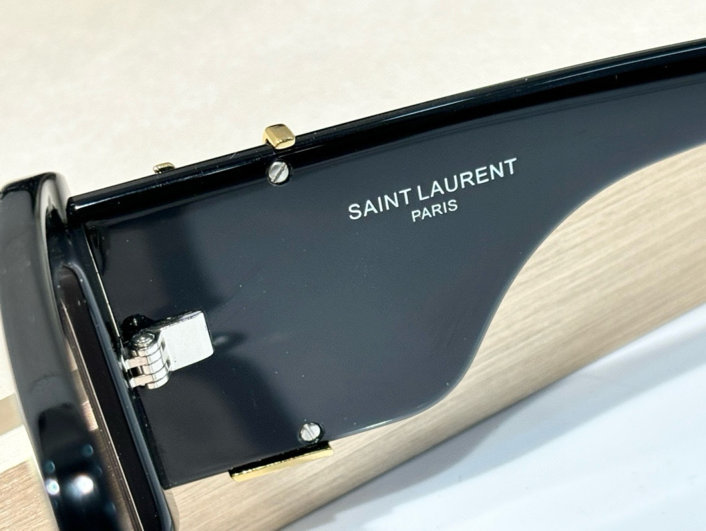  SAINT LAUREN*
MODSLM120
Size53-19-140
