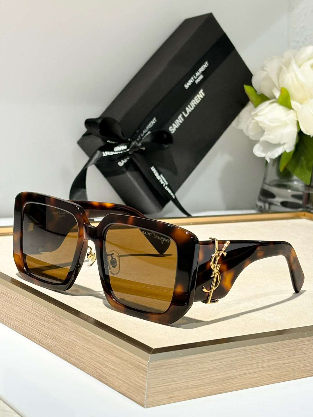  SAINT LAUREN*
MODSLM120
Size53-19-140
