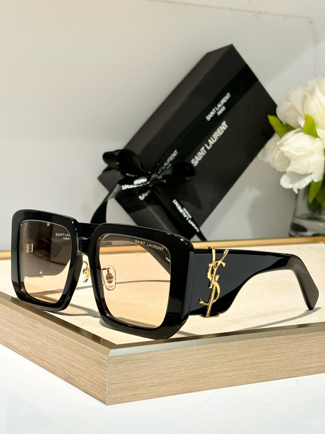  SAINT LAUREN*
MODSLM120
Size53-19-140
