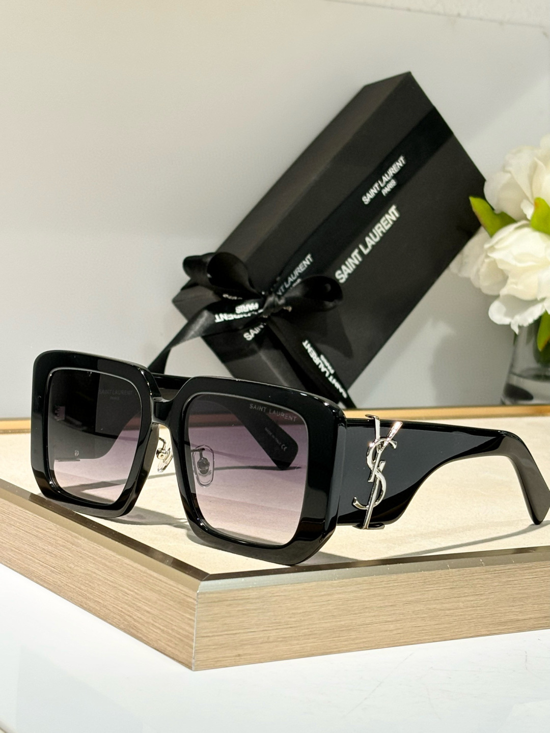  SAINT LAUREN*
MODSLM120
Size53-19-140
