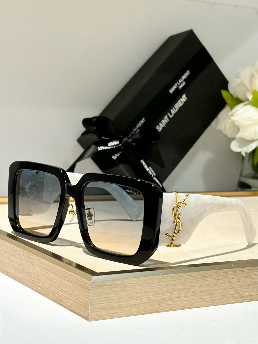  SAINT LAUREN*
MODSLM120
Size53-19-140
