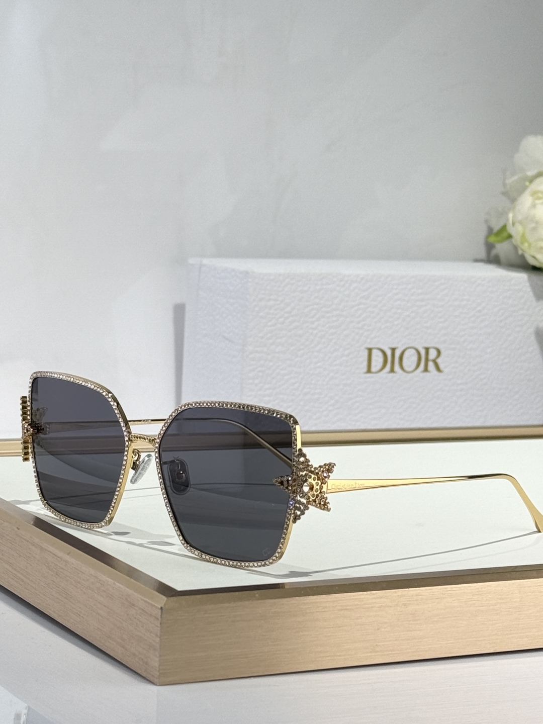  DIOREtoile S1U
SIZE59-16-140
Bling bling 
