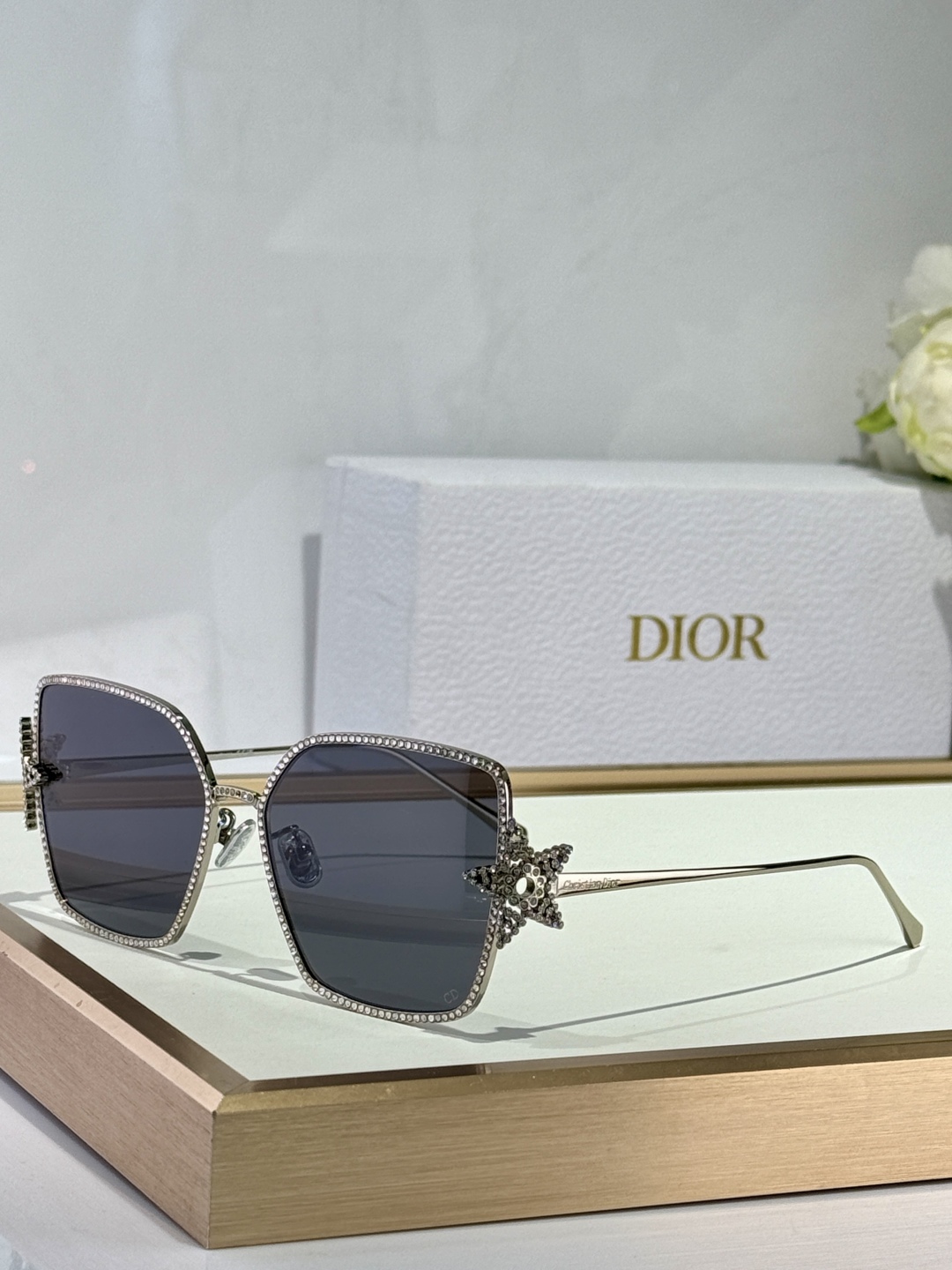  DIOREtoile S1U
SIZE59-16-140
Bling bling 
