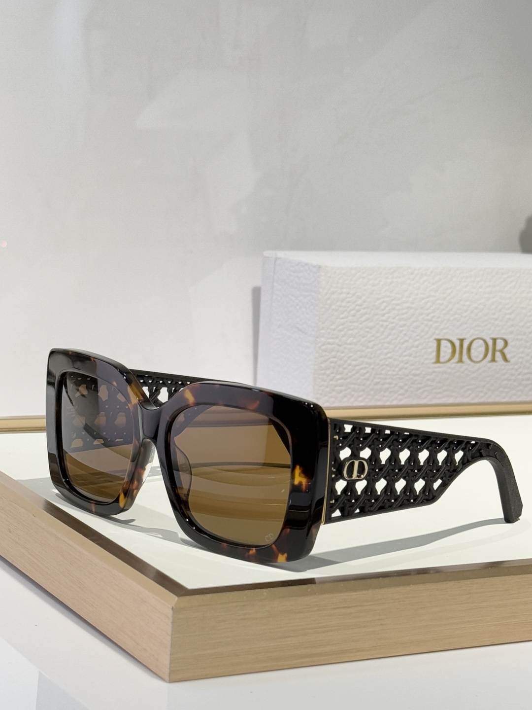  Dior
MOD：Verydior S1F
SIZE54-19-140
