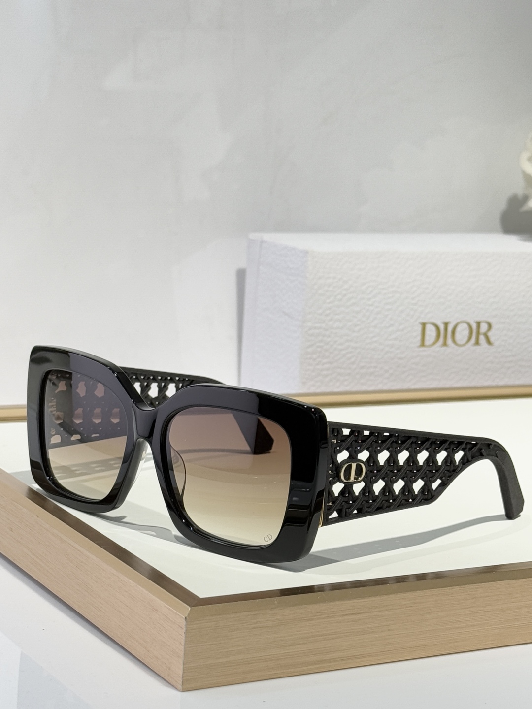  Dior
MOD：Verydior S1F
SIZE54-19-140

