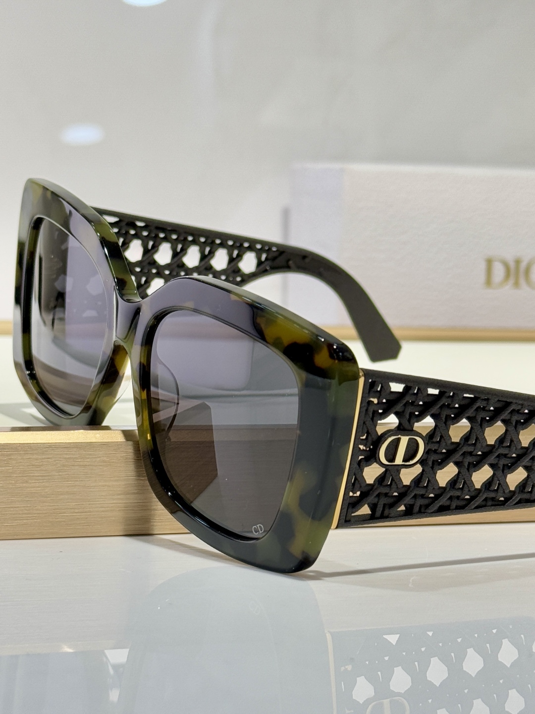  Dior
MOD：Verydior S1F
SIZE54-19-140

