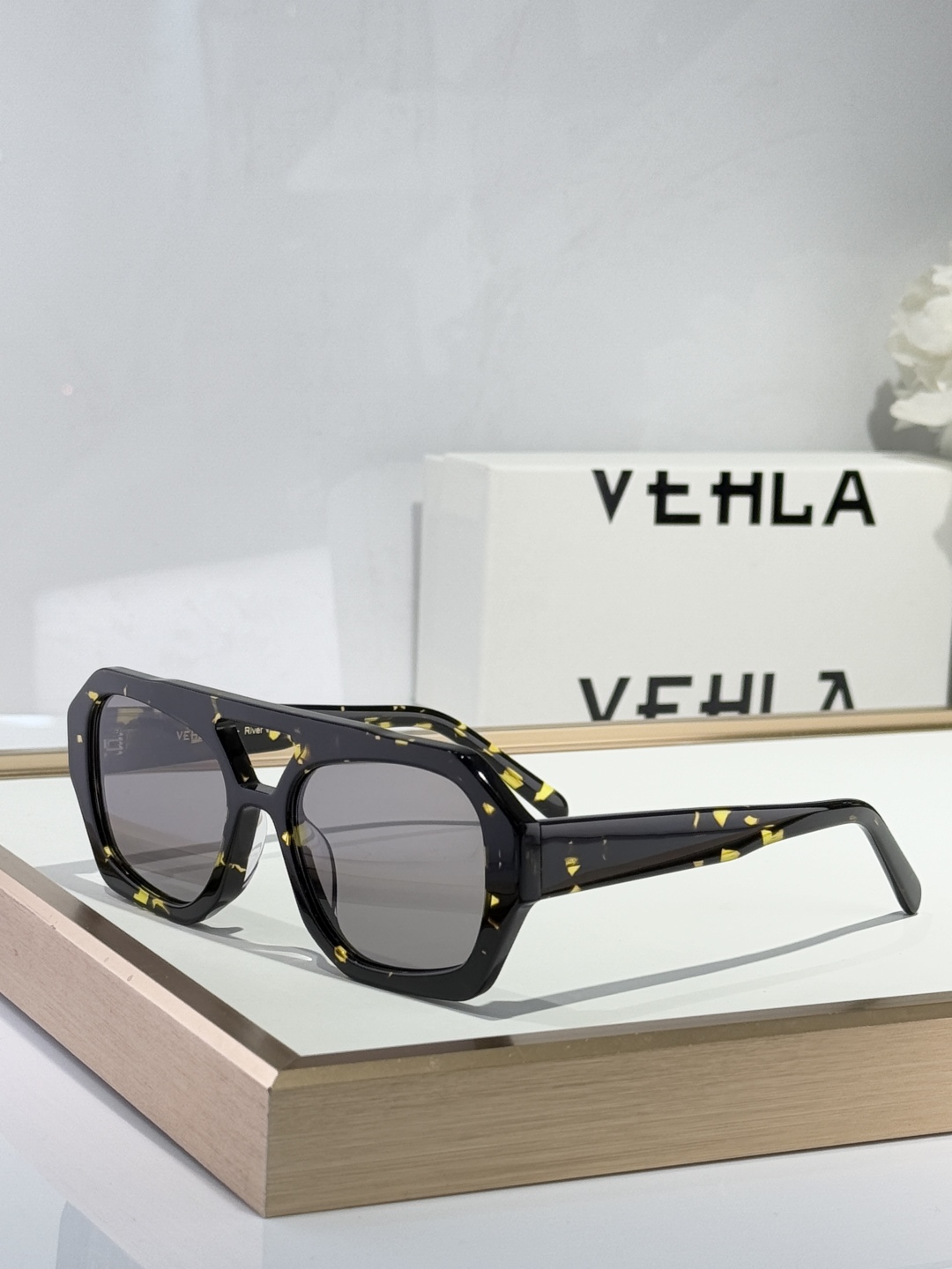  VEHL*
Mod：RIVER VS353
Size：53-17-145
澳洲潮牌
