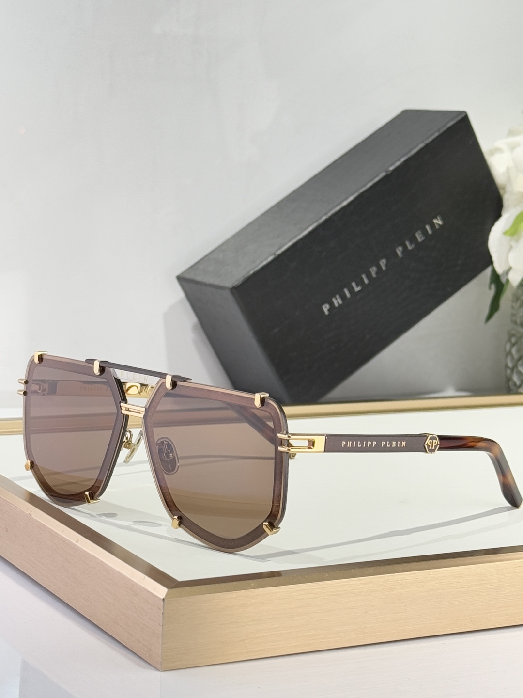  PhiliPP Plein
Mod：SP
Size：66口10-145
品质保证
金属电镀
质感看得见