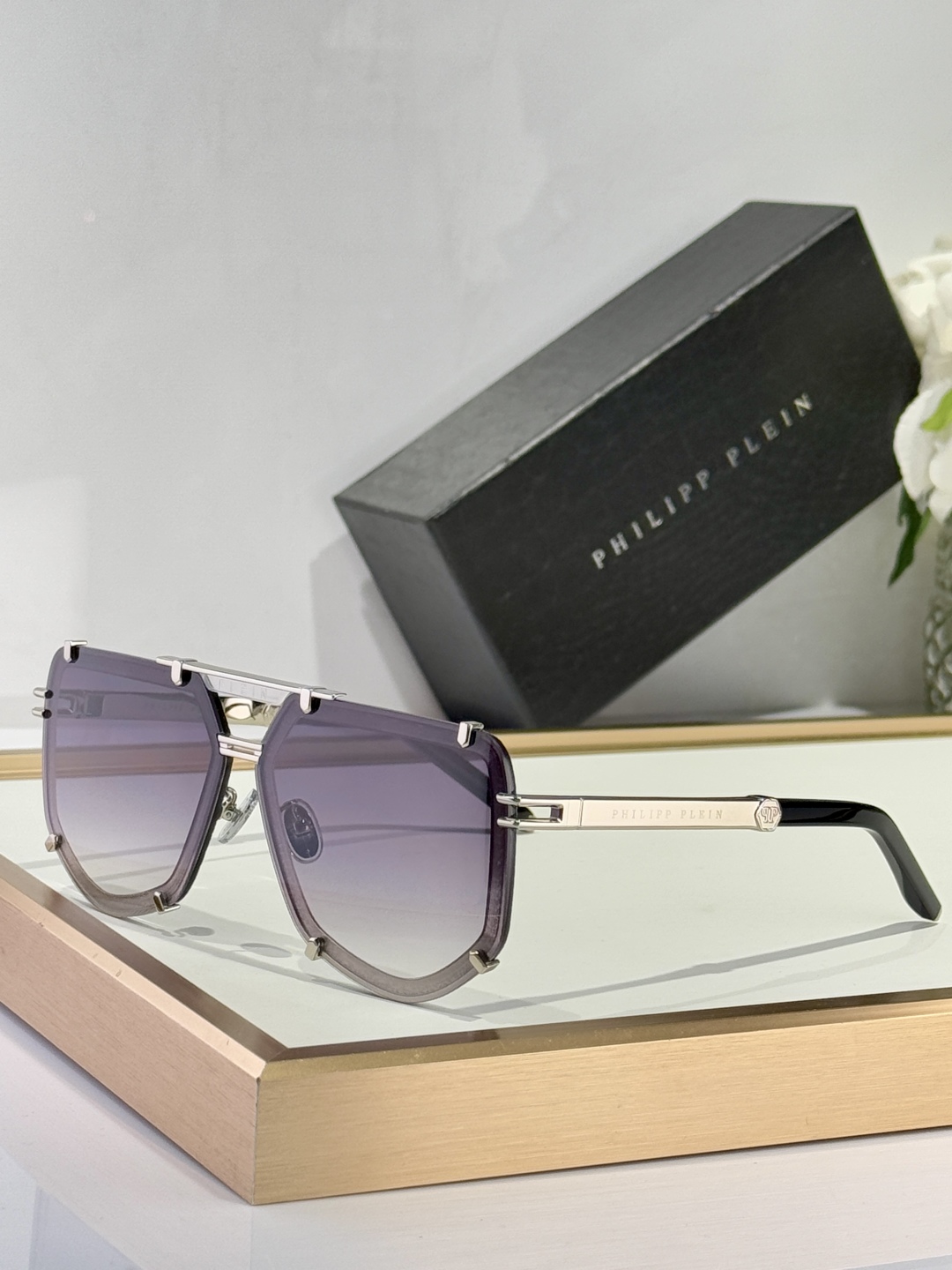  PhiliPP Plein
Mod：SP
Size：66口10-145
品质保证
金属电镀
质感看得见