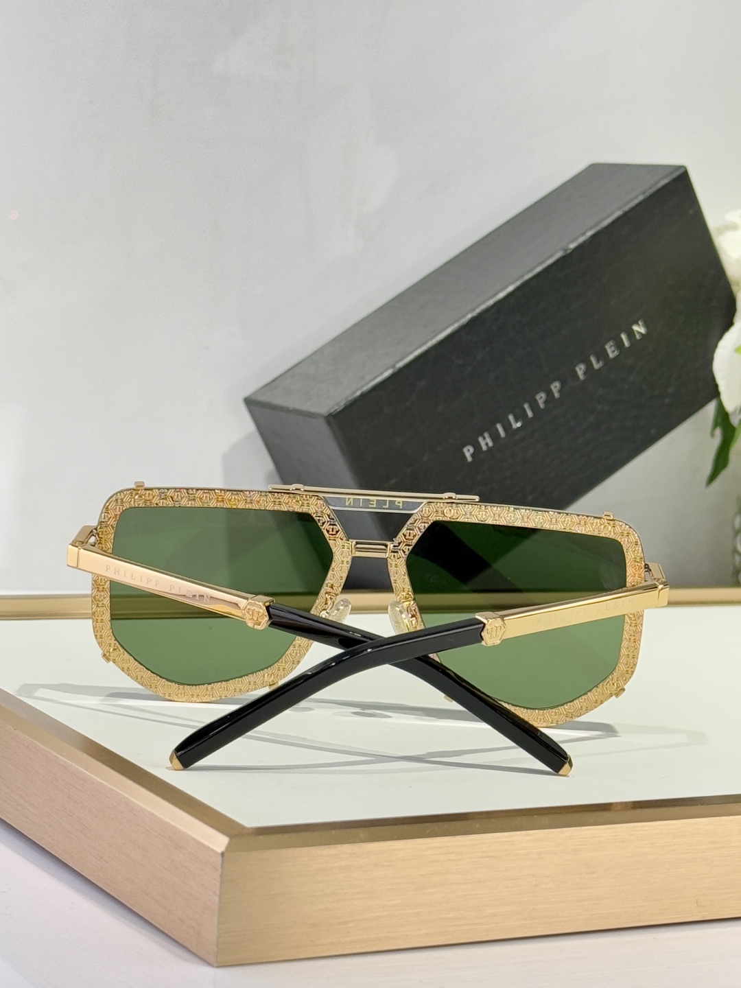 ￼ PhiliPP Plein
Mod：SP
Size：66口10-145
品质保证
金属电镀
质感看得